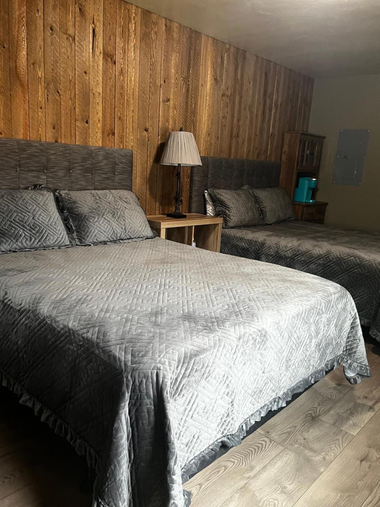 Parkway Yellowstone Guest House Room #2 Gardiner Exterior foto